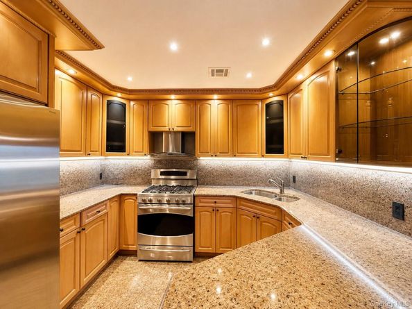822 Dean Avenue, Bronx NY 10465