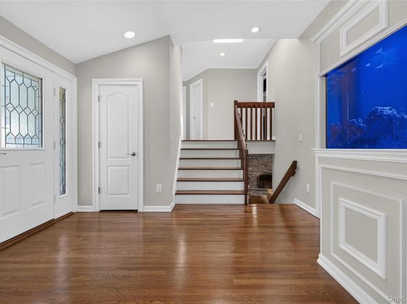 1 Ryan Court, Syosset NY 11791