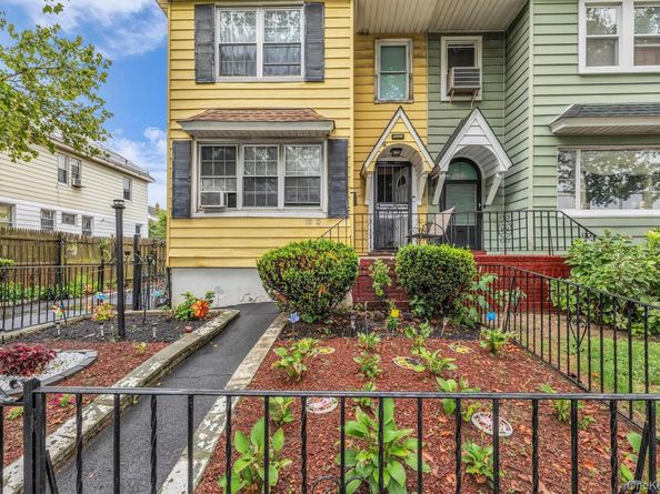 11510 Van Wyck Expressway, South Ozone Park NY 11420
