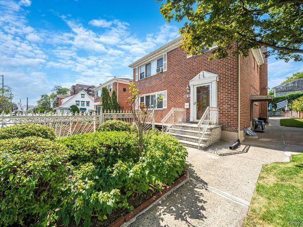 8618 164th Street, Jamaica Hills NY 11432