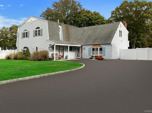 963 Sycamore Avenue, Bohemia NY 11716