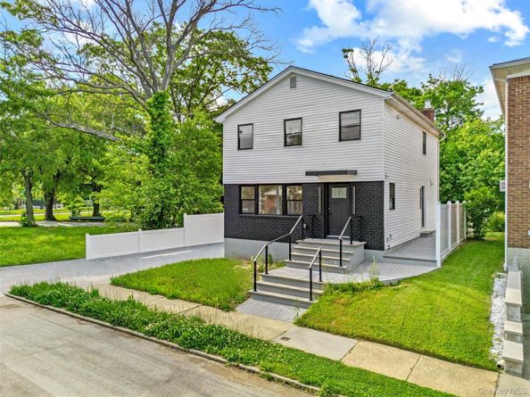 15703 Locke Avenue, Whitestone NY 11357