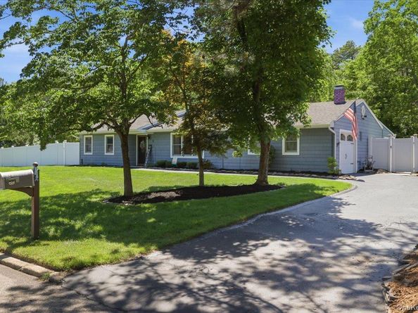 32 Henearly Drive, Miller Place NY 11764