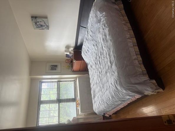 144-77 Barclay Avenue 4B, Flushing NY 11355