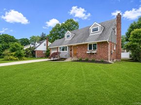 192 W 18th Street, Deer Park NY 11729