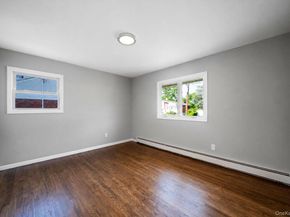 192 W 18th Street, Deer Park NY 11729