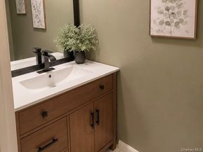 214 Springmeadow Drive I, Holbrook NY 11741