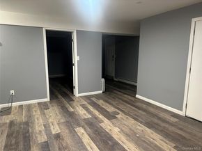 18 Mill Lane, Medford NY 11763