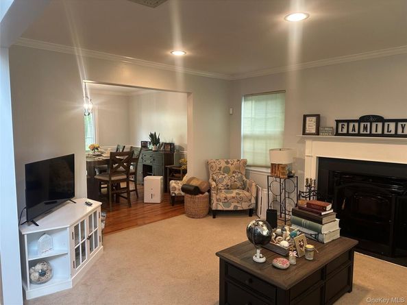 18 Mill Lane, Medford NY 11763