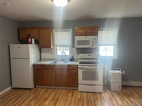 18 Mill Lane, Medford NY 11763