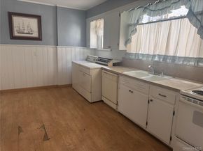 5 York Place, Merrick NY 11566