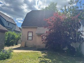 5 York Place, Merrick NY 11566
