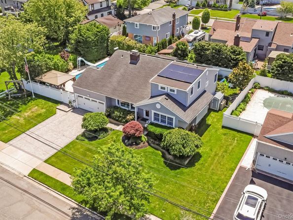 9 W Orlando Street, Massapequa NY 11758