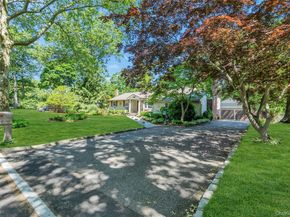 25 Del Place, Hauppauge NY 11788