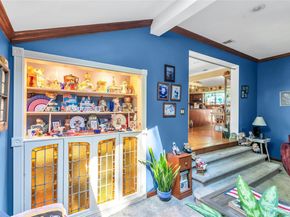25 Del Place, Hauppauge NY 11788
