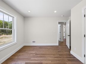 5 Jersey Avenue, Miller Place NY 11764