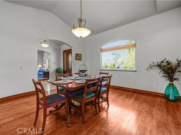 10345 McBroom Street, Sunland (los Angeles) CA 91040