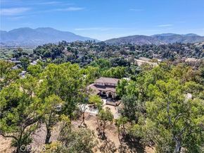 10345 McBroom Street, Sunland (los Angeles) CA 91040