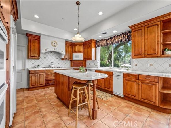 10345 McBroom Street, Sunland (los Angeles) CA 91040