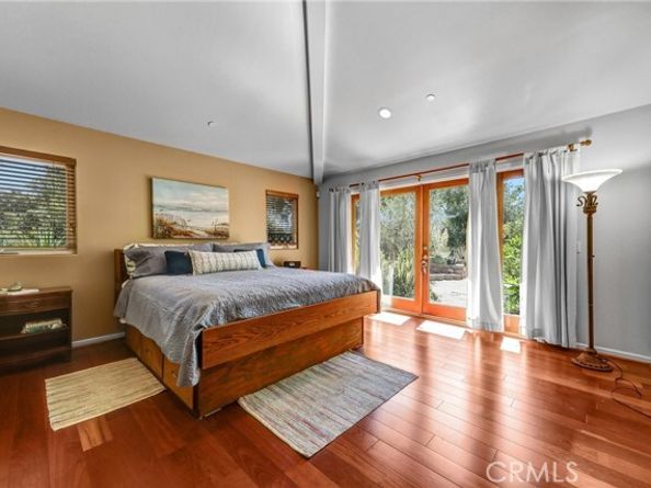 10345 McBroom Street, Sunland (los Angeles) CA 91040