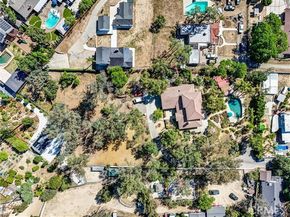 10345 McBroom Street, Sunland (los Angeles) CA 91040