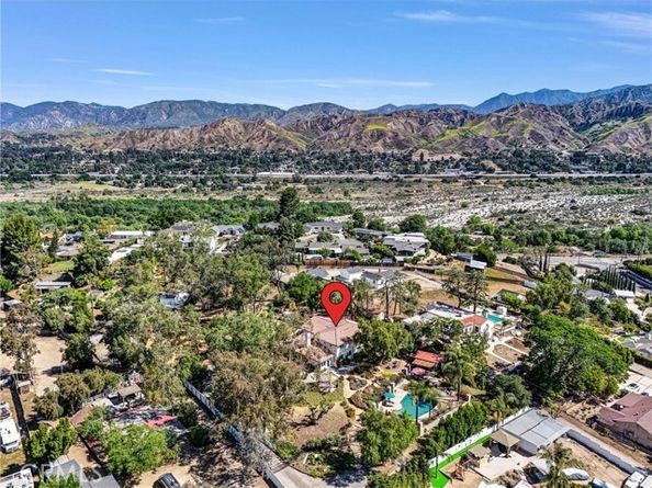 10345 McBroom Street, Sunland (los Angeles) CA 91040