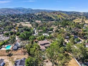 10345 McBroom Street, Sunland (los Angeles) CA 91040
