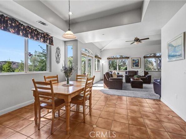 10345 McBroom Street, Sunland (los Angeles) CA 91040