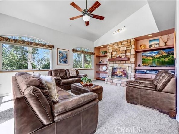 10345 McBroom Street, Sunland (los Angeles) CA 91040