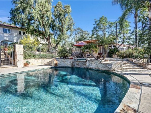 10345 McBroom Street, Sunland (los Angeles) CA 91040