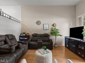 19545 Sherman Way 74, Reseda (los Angeles) CA 91335