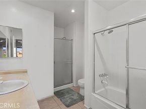 19545 Sherman Way 74, Reseda (los Angeles) CA 91335