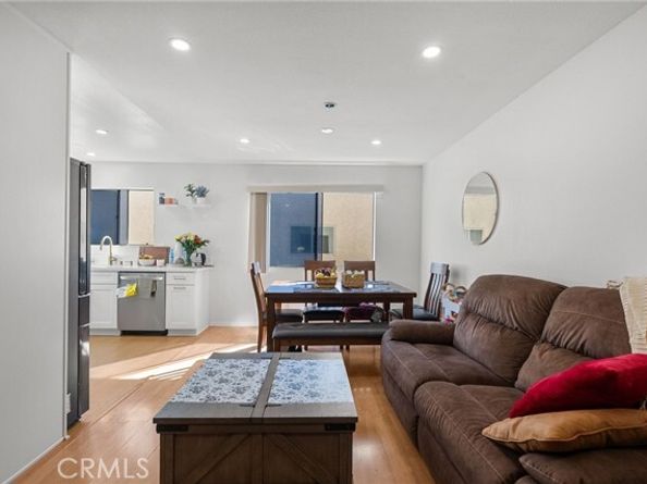 19545 Sherman Way 74, Reseda (los Angeles) CA 91335