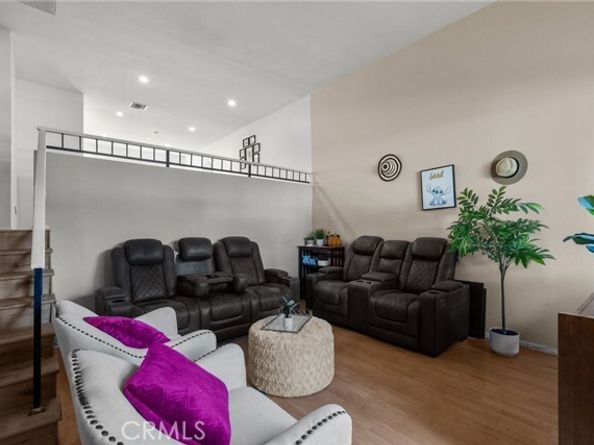 19545 Sherman Way 74, Reseda (los Angeles) CA 91335
