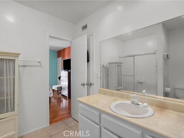 19545 Sherman Way 74, Reseda (los Angeles) CA 91335