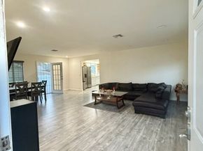 10549 Rhodesia, Sunland (los Angeles) CA 91040