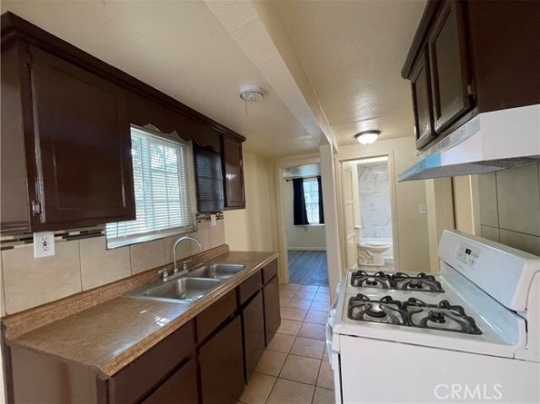 211 E Eagle Street, Long Beach CA 90806