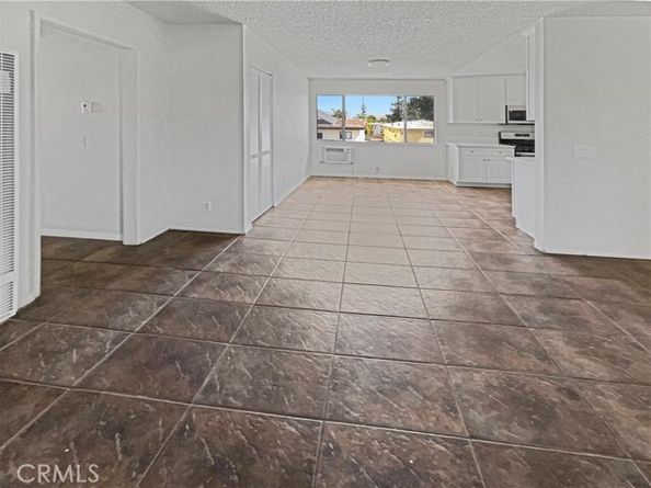 8800 Cedros Avenue 209, Panorama City (los Angeles) CA 91402