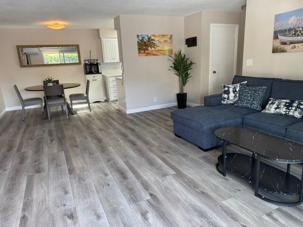 11138 Aqua Vista 29, North Hollywood (los Angeles) CA 91602