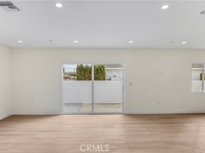 7040 Tyrone Avenue, Van Nuys (los Angeles) CA 91405