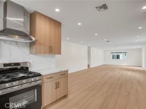 7040 Tyrone Avenue, Van Nuys (los Angeles) CA 91405