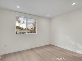 7040 Tyrone Avenue, Van Nuys (los Angeles) CA 91405