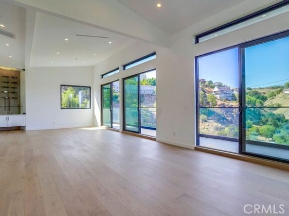 8366 Hillcroft Drive, West Hills (los Angeles) CA 91304