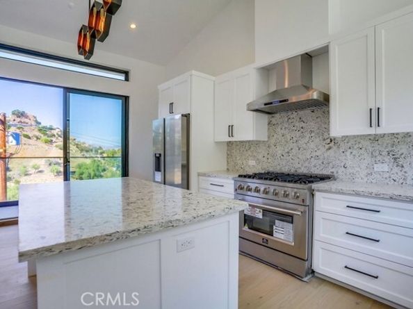 8366 Hillcroft Drive, West Hills (los Angeles) CA 91304
