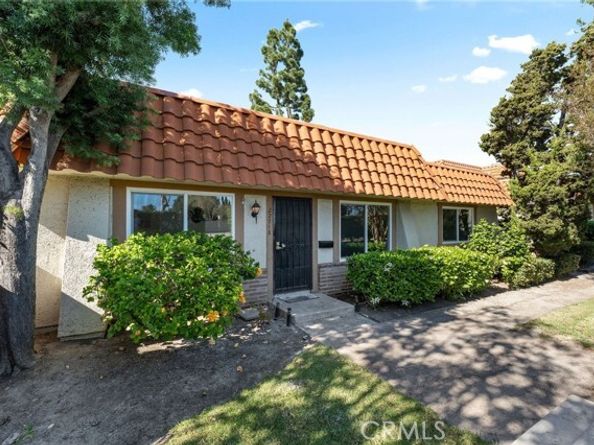 22718 Via Castilla, Lake Forest (el Toro) CA 92630