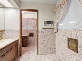 1501 La Loma, Tustin CA 92705