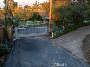 1501 La Loma, Tustin CA 92705