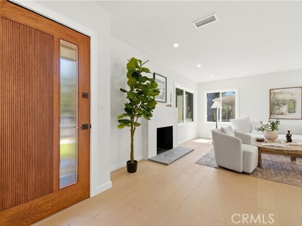 2563 S Bentley, Los Angeles CA 90064