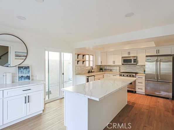 218 16th A, Huntington Beach CA 92648