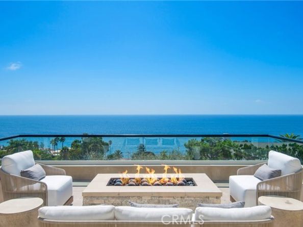 2492 Glenneyre Street, Laguna Beach CA 92651